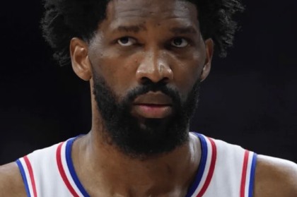 九游体育app官网下载-大帝归来！恩比德近8战场均27.8分7.9篮板，投篮命中率52.0%