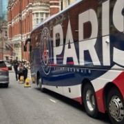 法媒：巴黎大巴的车轮被偷的报道并不属实