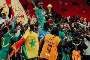 九游体育入口-非洲杯夺冠！总统宣布：球员12万美元+1500平米土地 全国放假|塞内加尔|达喀尔|奖金|马内|帕佩_新浪体育_新浪新闻