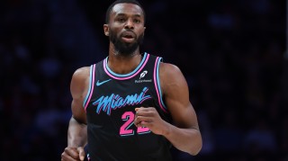 九游体育app官网下载-维金斯自26年以来的9场场均13.6分 今天打勇士上半场就18分