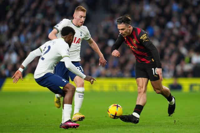 1675644466606078270.jpg jack-grealish-manchester-city-challenged-793496100.jpg